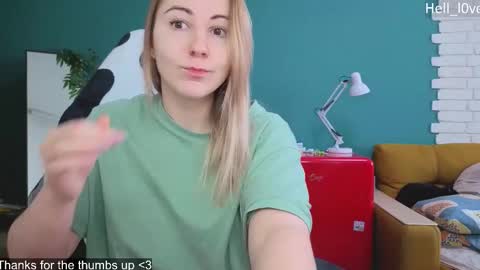 Snapshot of hell_l0ve chatting on 11-06-25, 05:08 Anastasiia online show from 11-06-25, 05:08