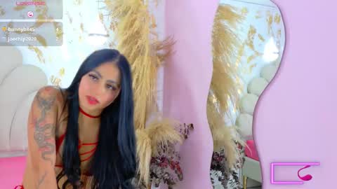 Snapshot of hellemmonet chatting on 11-10-25, 08:19 HellemMonet online show from 11-10-25, 08:19