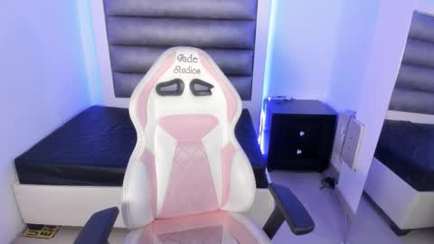 hellen__smith_ online show from 02-25-26, 05:00