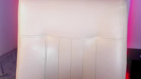 hellen__smith_ online show from 04-18-26, 02:37