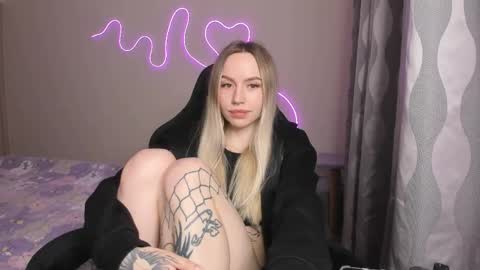 Lisa online show from 04-24-26, 06:54