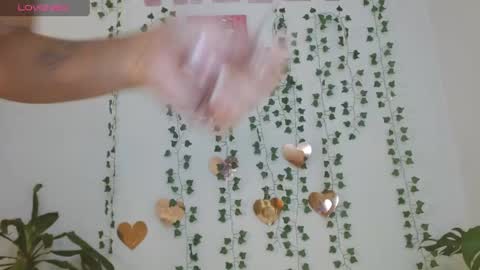 hellokitty_valery1 online show from 04-18-26, 12:25