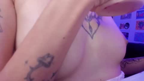 Raven and Momo online show from 10-14-25, 09:59