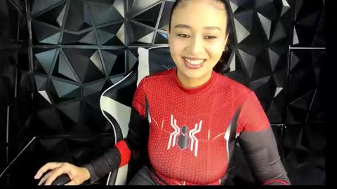 heluehorny13 online show from 10-26-25, 04:07