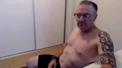 hempie1973 online show from 11-12-25, 06:47