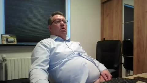 henrikrp1971 online show from 02-12-26, 03:07