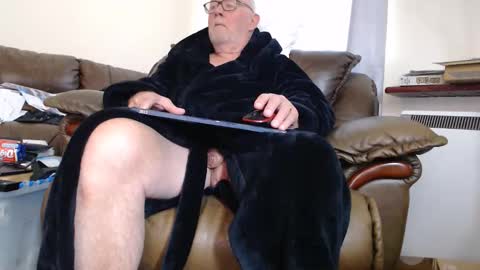 Snapshot of henryjxxx chatting on 09-10-25, 09:42 henryjxxx online show from 09-10-25, 09:42