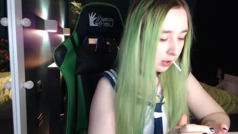 Snapshot of hentaishiing chatting on 01-30-25, 04:45 Hentaishiing online show from 01-30-25, 04:45