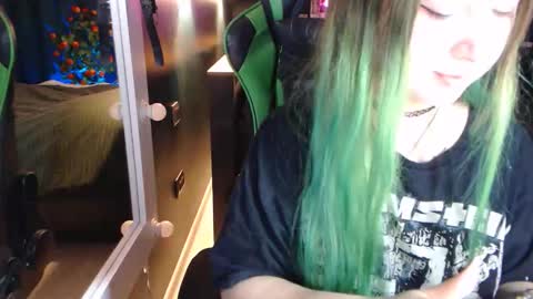 Snapshot of hentaishiing chatting on 11-03-25, 06:42 Hentaishiing online show from 11-03-25, 06:42