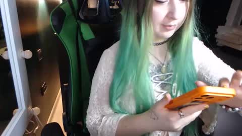 Snapshot of hentaishiing chatting on 11-10-25, 05:56 Hentaishiing online show from 11-10-25, 05:56