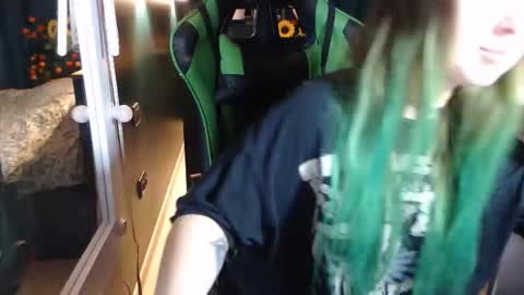 Hentaishiing online show from 05-20-26, 02:23