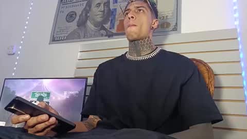 Snapshot of henzzeld420 chatting on 05-16-26, 05:48 Henzeld online show from 05-16-26, 05:48