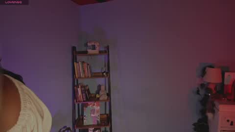 Hello I am Valentina independent Colombian model I love sensuality and pleasure welcome online show from 04-21-26, 11:49