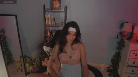 Hello I am Valentina independent Colombian model I love sensuality and pleasure welcome online show from 04-28-26, 08:25