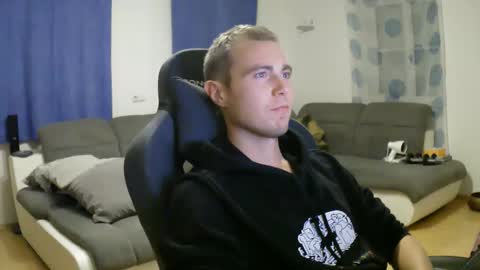 John Pearl online show from 11-28-25, 04:31