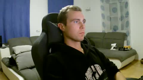 John Pearl online show from 12-22-25, 07:55