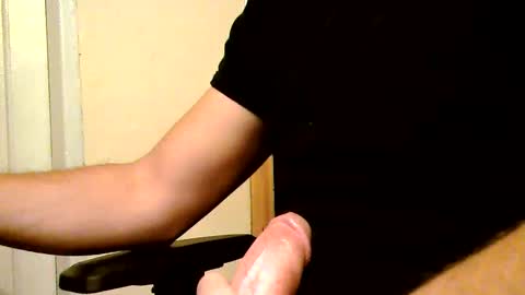 Snapshot of heretost chatting on 10-05-25, 03:54 mr D online show from 10-05-25, 03:54