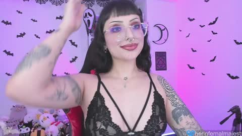 Snapshot of herinfernalmajesty chatting on 12-12-24, 04:48  Marie  online show from 12-12-24, 04:48