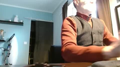 hering76 online show from 02-12-26, 08:42