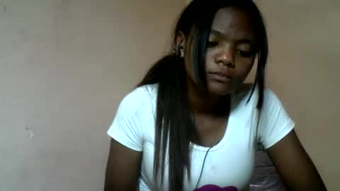herisse01 online show from 06-05-26, 07:41