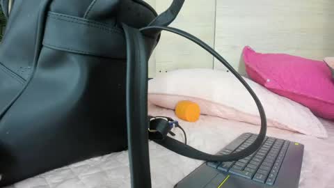 hermione_brown online show from 06-06-26, 11:37