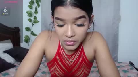 Snapshot of hermione_sweet18 chatting on 12-29-24, 05:54 Alana online show from 12-29-24, 05:54