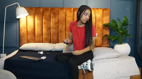 Hermione Scott online show from 02-17-25, 01:42