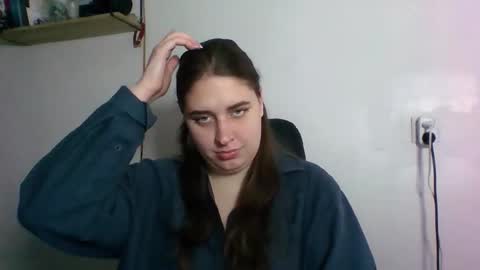 hess_luna_ online show from 10-27-25, 10:08