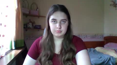 hess_luna_ online show from 11-19-25, 09:09