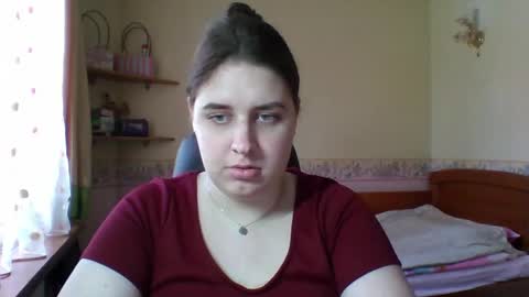 hess_luna_ online show from 04-23-26, 09:08