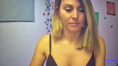 Hestesiaxx online show from 09-13-25, 02:55