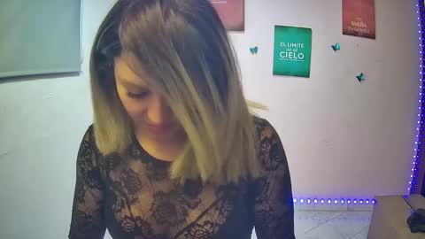 Hestesiaxx online show from 11-14-25, 02:54