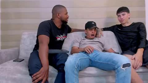 Snapshot of heteros_men chatting on 02-24-25, 07:41 heteros men online show from 02-24-25, 07:41