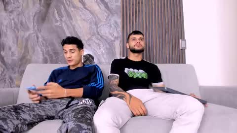 Snapshot of heteros_men chatting on 02-26-25, 01:53 heteros men online show from 02-26-25, 01:53