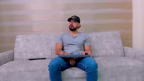 Snapshot of heteros_men chatting on 03-01-25, 01:29 heteros men online show from 03-01-25, 01:29