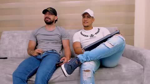 Snapshot of heteros_men chatting on 03-01-25, 04:33 heteros men online show from 03-01-25, 04:33