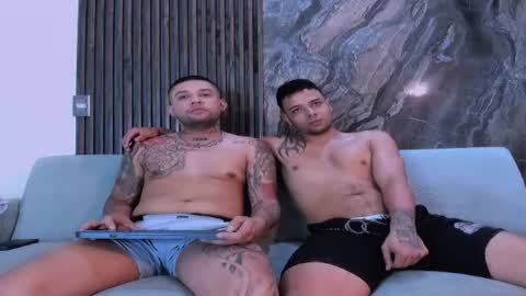 Snapshot of heteros_men chatting on 10-14-25, 02:12 heteros men online show from 10-14-25, 02:12