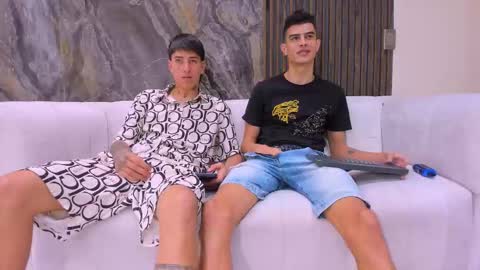 Snapshot of heteros_men chatting on 11-19-25, 08:20 heteros men online show from 11-19-25, 08:20