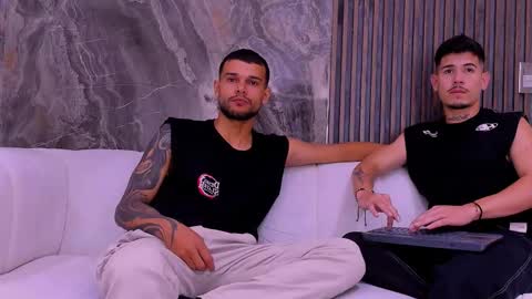 Snapshot of heteros_men chatting on 11-24-25, 08:41 heteros men online show from 11-24-25, 08:41