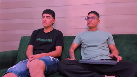 Snapshot of heteros_men chatting on 11-27-25, 07:38 heteros men online show from 11-27-25, 07:38