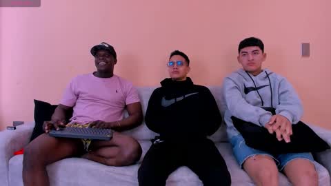 Snapshot of heteros_men chatting on 11-29-25, 01:47 heteros men online show from 11-29-25, 01:47