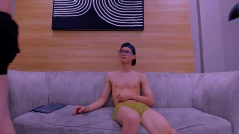 Snapshot of heteros_men chatting on 12-05-25, 02:58 heteros men online show from 12-05-25, 02:58