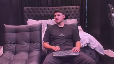 heteros men online show from 04-25-26, 07:55