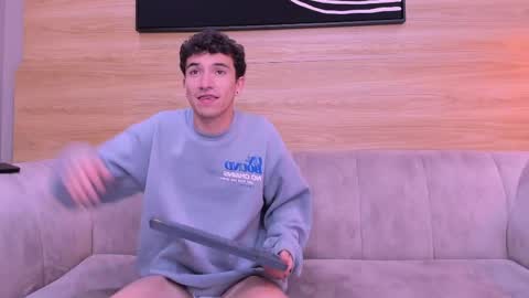 Snapshot of heteros_men chatting on 05-30-26, 02:14 heteros men online show from 05-30-26, 02:14
