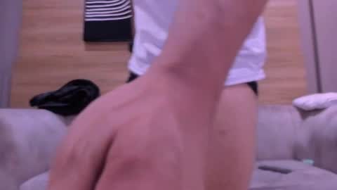 Snapshot of heteros_men chatting on 06-05-26, 05:40 heteros men online show from 06-05-26, 05:40