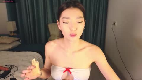 Audrey online show from 03-26-26, 01:38