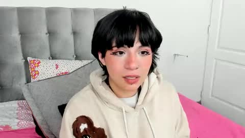 Snapshot of hey_noraly chatting on 02-04-25, 04:59 Noraly  online show from 02-04-25, 04:59