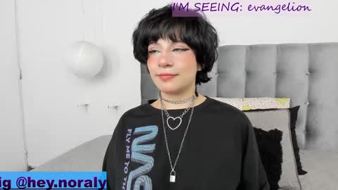 Snapshot of hey_noraly chatting on 02-10-25, 04:41 Noraly  online show from 02-10-25, 04:41