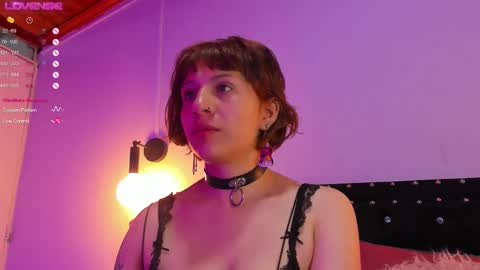 Snapshot of hey_noraly chatting on 09-15-25, 04:12 Noraly  online show from 09-15-25, 04:12