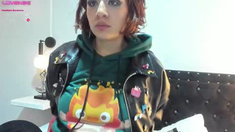 Snapshot of hey_noraly chatting on 10-10-25, 01:10 Noraly  online show from 10-10-25, 01:10